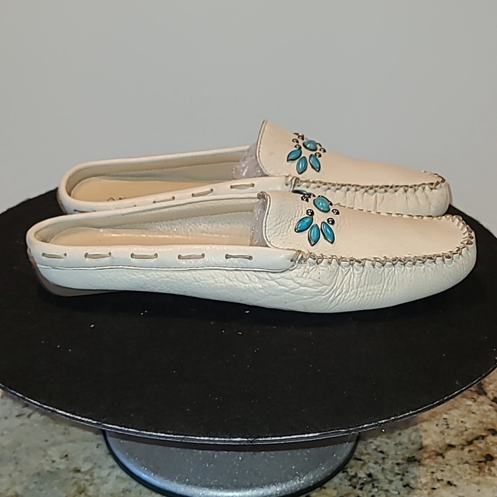 ANNE Klein Cultures white leather turquoise decor Moccasins. sz.8M (#1074) - Picture 6 of 15